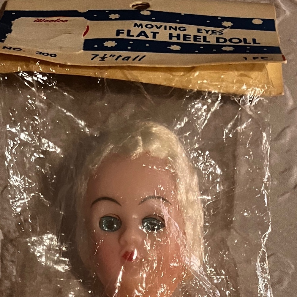 NWT Vintage Fibre-Craft Moving Blue Eyes Flat Heel Doll 7.5" Blonde W/Stand